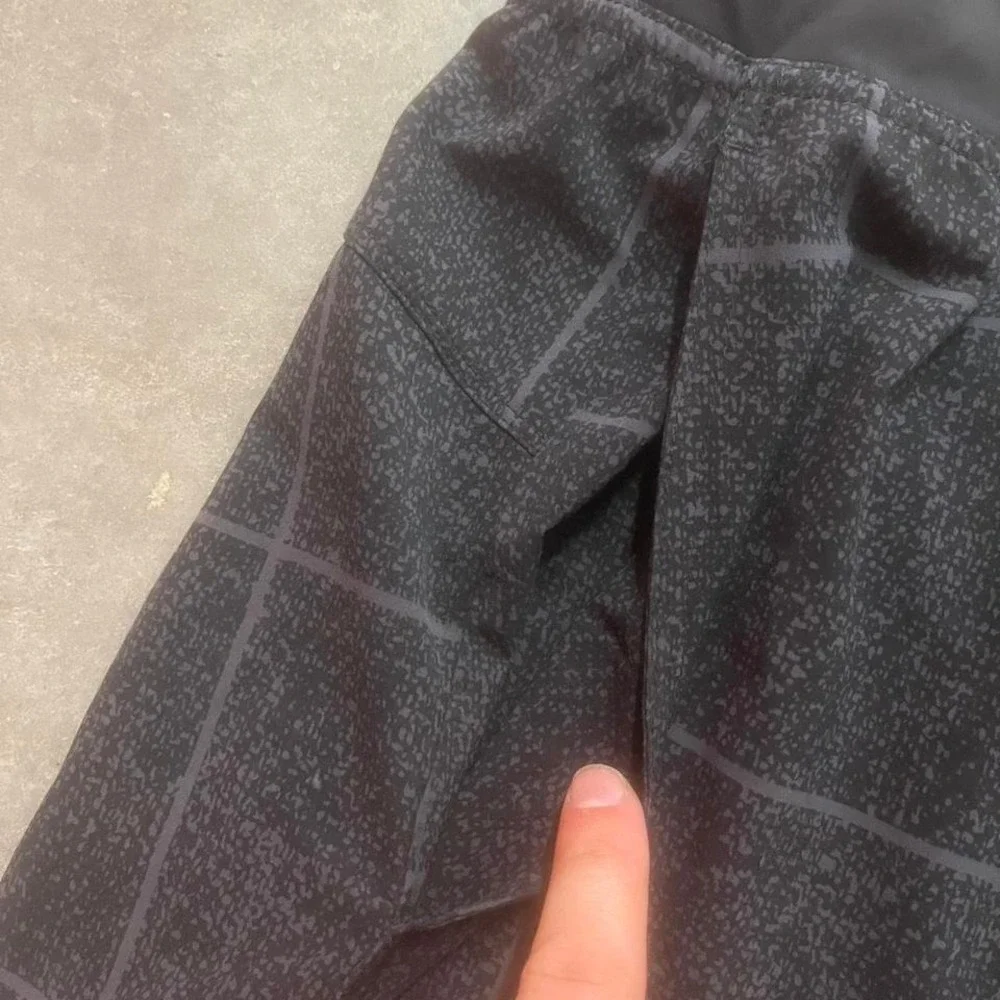 Lululemon men's black and grey athletic performance shorts workout gym summer‎ - Picture 2 of 7